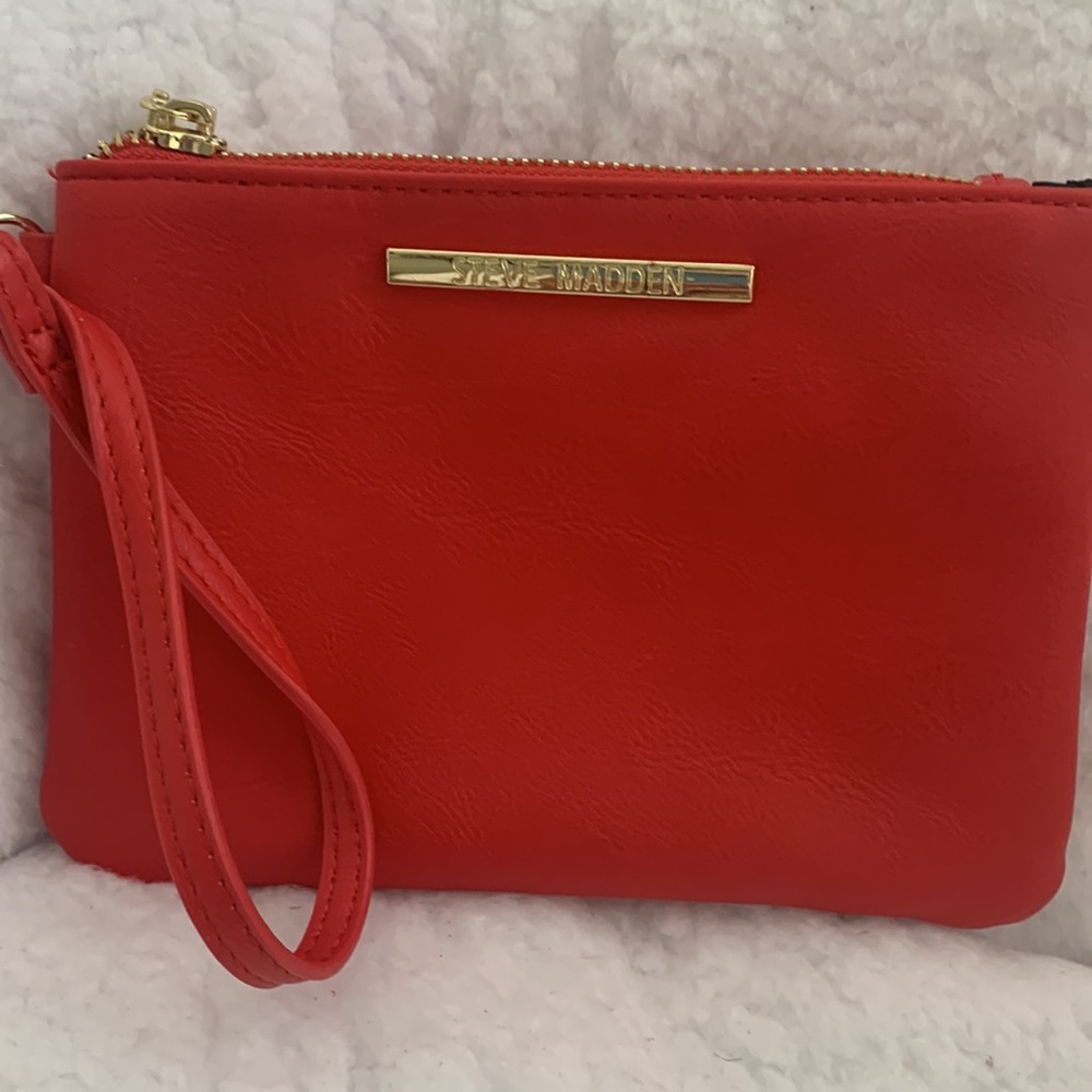 ✅Firm Reduced Price✅Steve Madden Wristlet⚠️No Offers⚠️